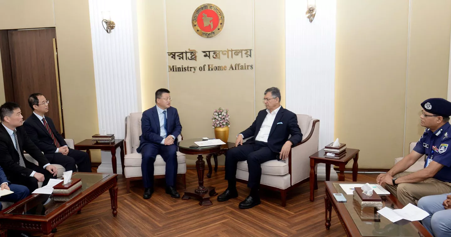 Outgoing Chinese envoy meets Salahuddin