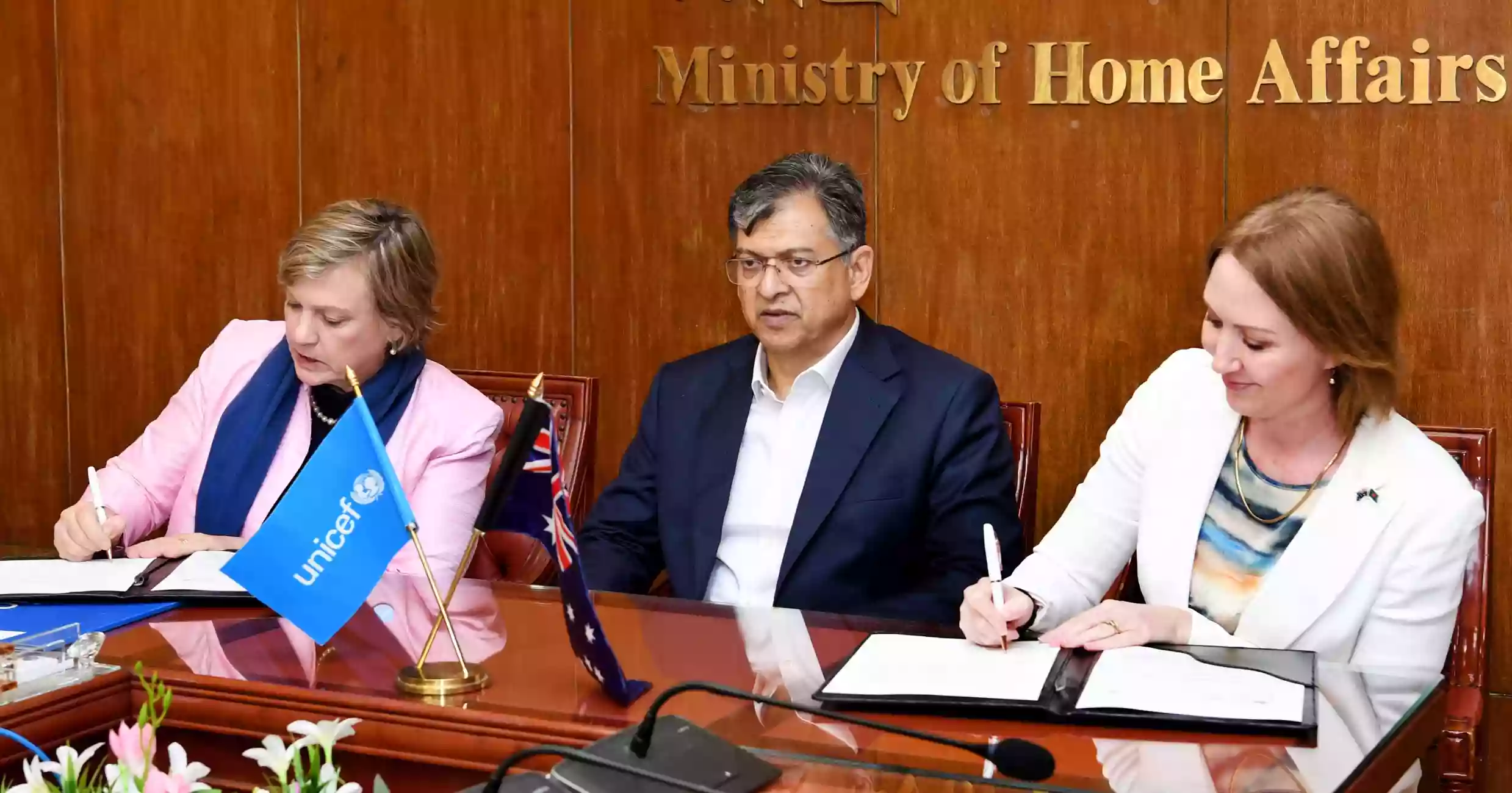 Australia, UNICEF sign deal worth Tk 137 cr for Rohingya