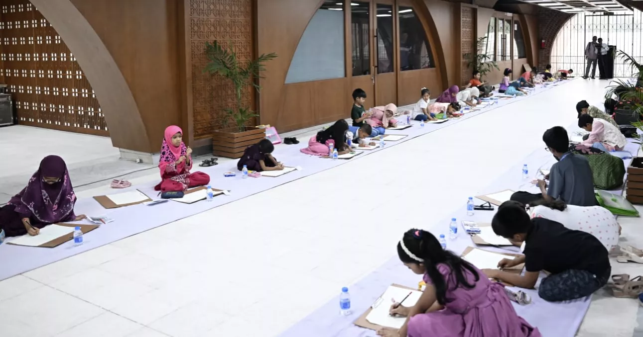 Children paint spirit of July at Parliament Secretariat competition