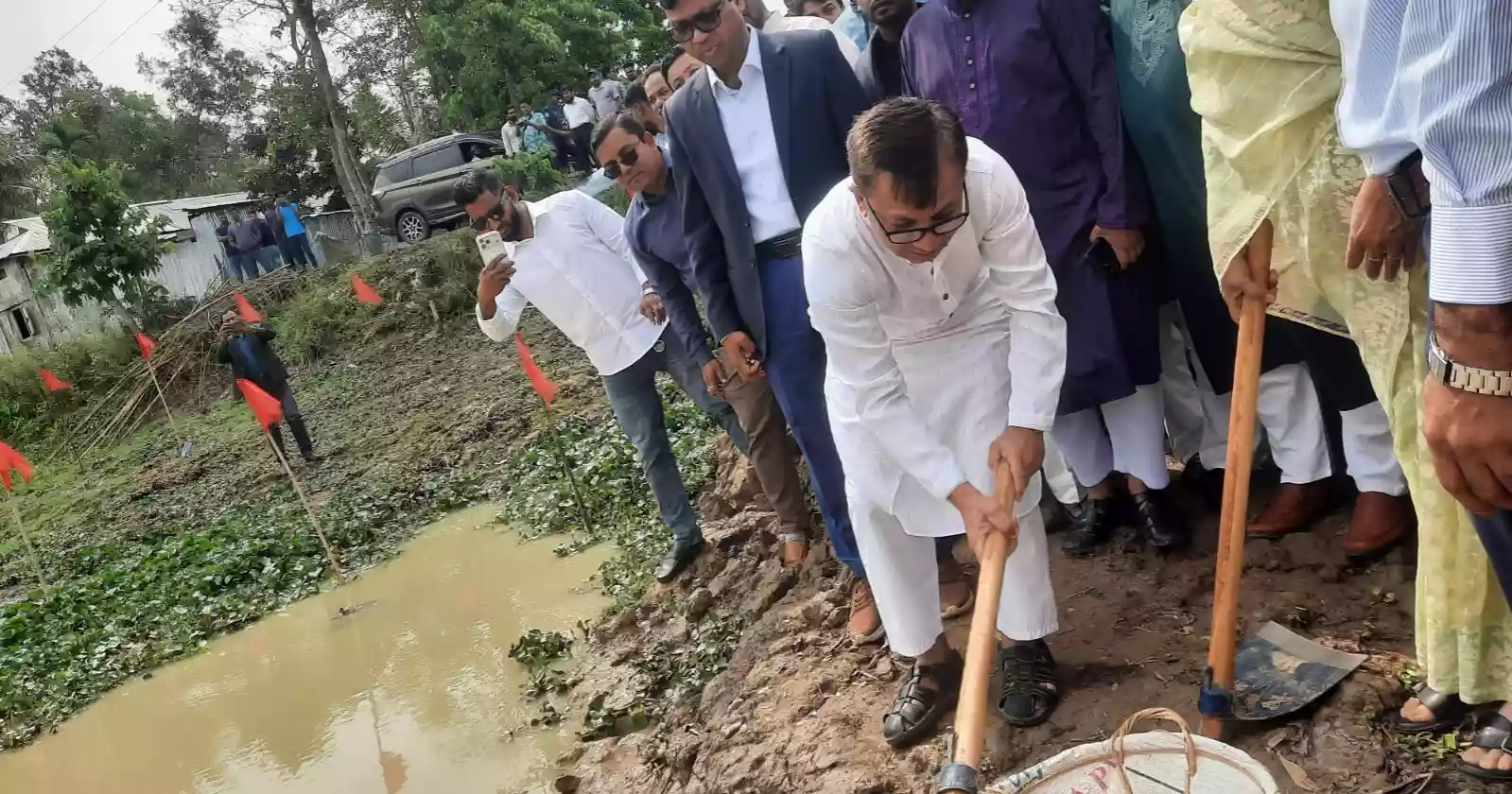 Re-excavation to bring 1,500 bighas under cultivation in Sylhet: Commerce Minister