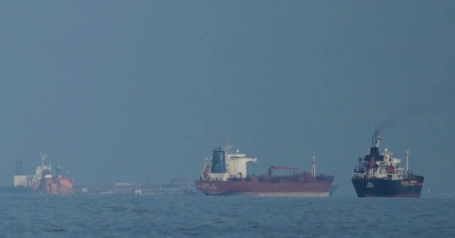 Oil prices jump after US threat to block Iranian ports