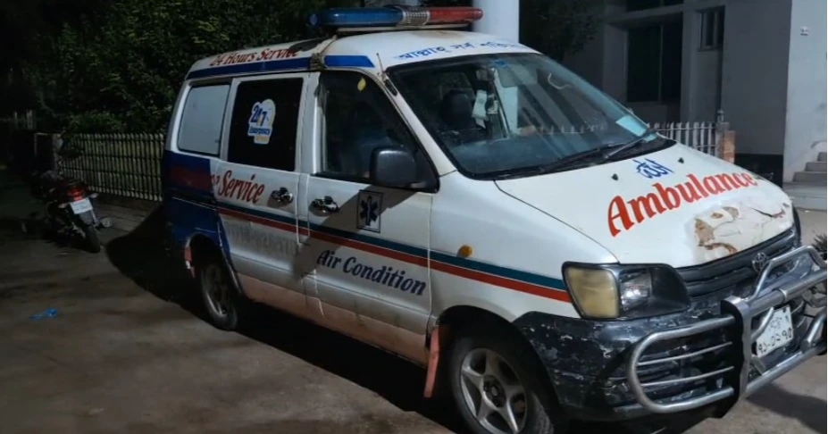 3 killed in Dhamrai road crash