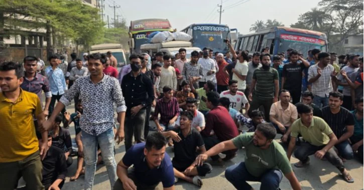 Workers block Dhaka-Sylhet highway in Rupganj over unpaid wages
