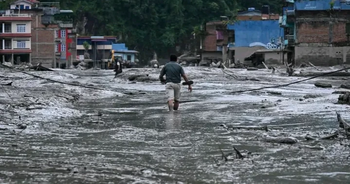 Nepal disaster: Death toll rises to 903; 4,247 still missing