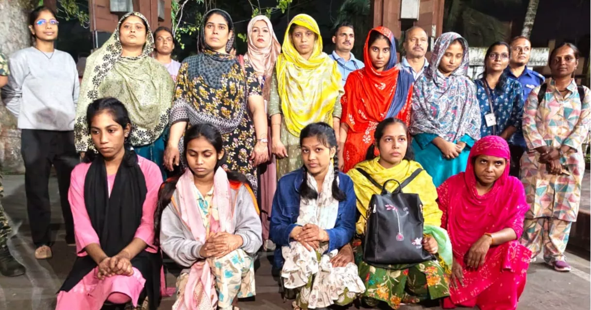 10 Bangladeshi women return home after serving jail terms in India