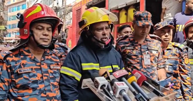 Fire at Chawkbazar market under control, four firefighters injured