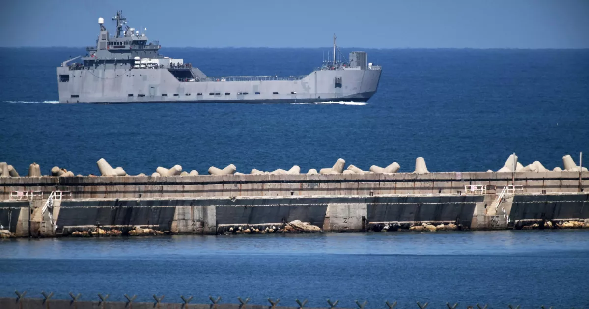 Israeli navy 'intercepts 39 flotilla boats'