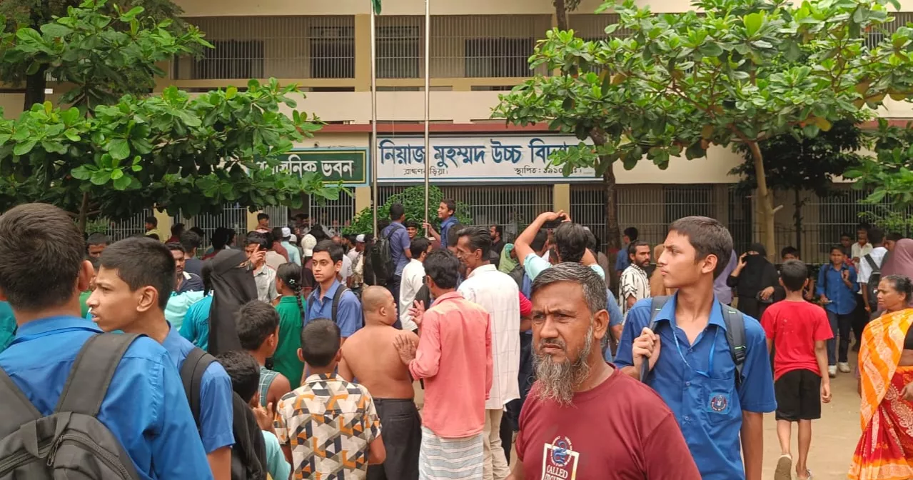 Stampede caused by fire panic injures nearly 50 students in B’baria