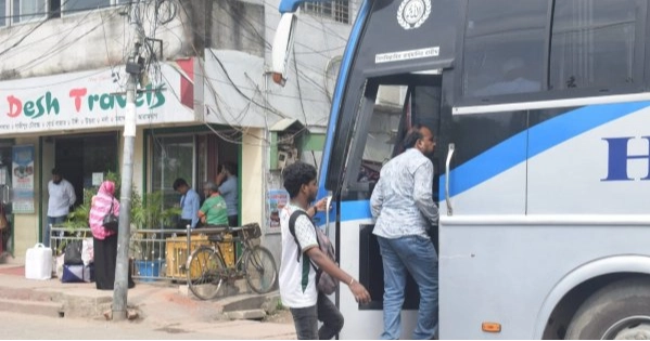 Bus services disrupted on Natore-Rajshahi route due to owners’ dispute