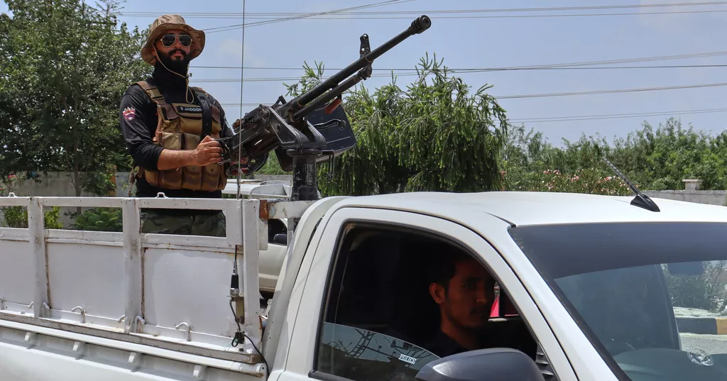 Raid on Pakistani police post kills 11 officers, 15 attackers