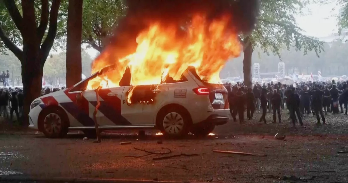 Tensions flare at Dutch right-wing protest before national vote