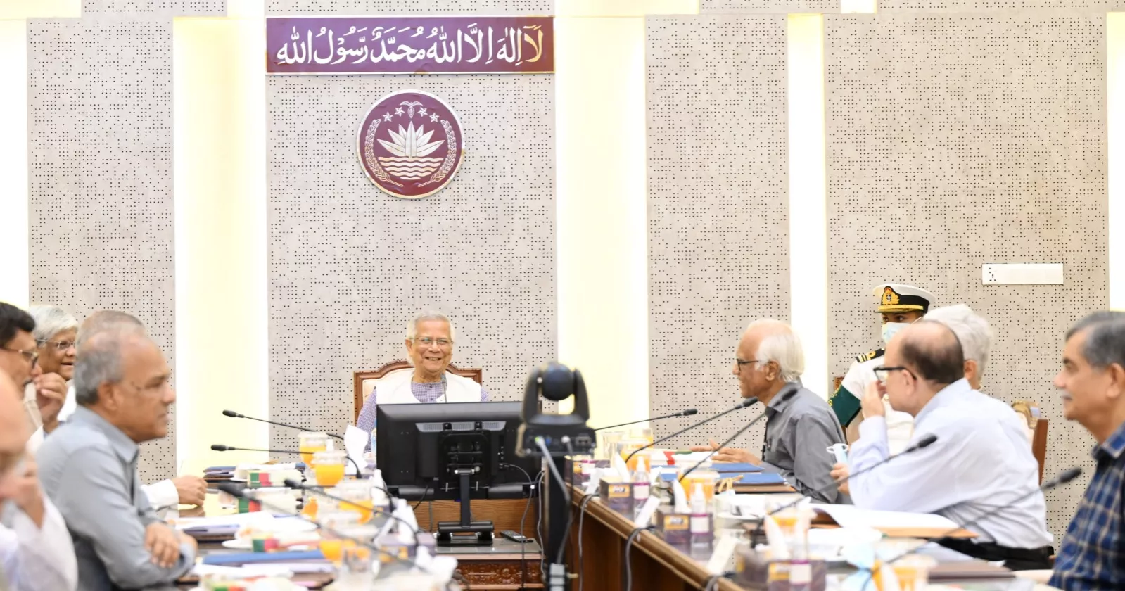 Prof Yunus attends Council of Advisers’ meeting at Secretariat