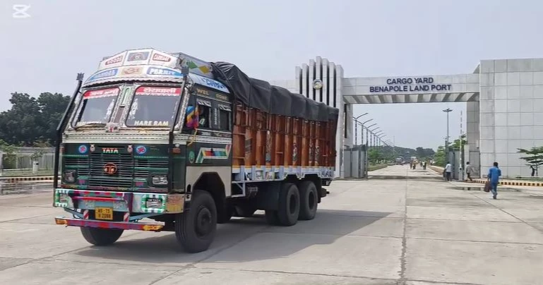 Onion import through Benapole Port resumes after 2.5 years