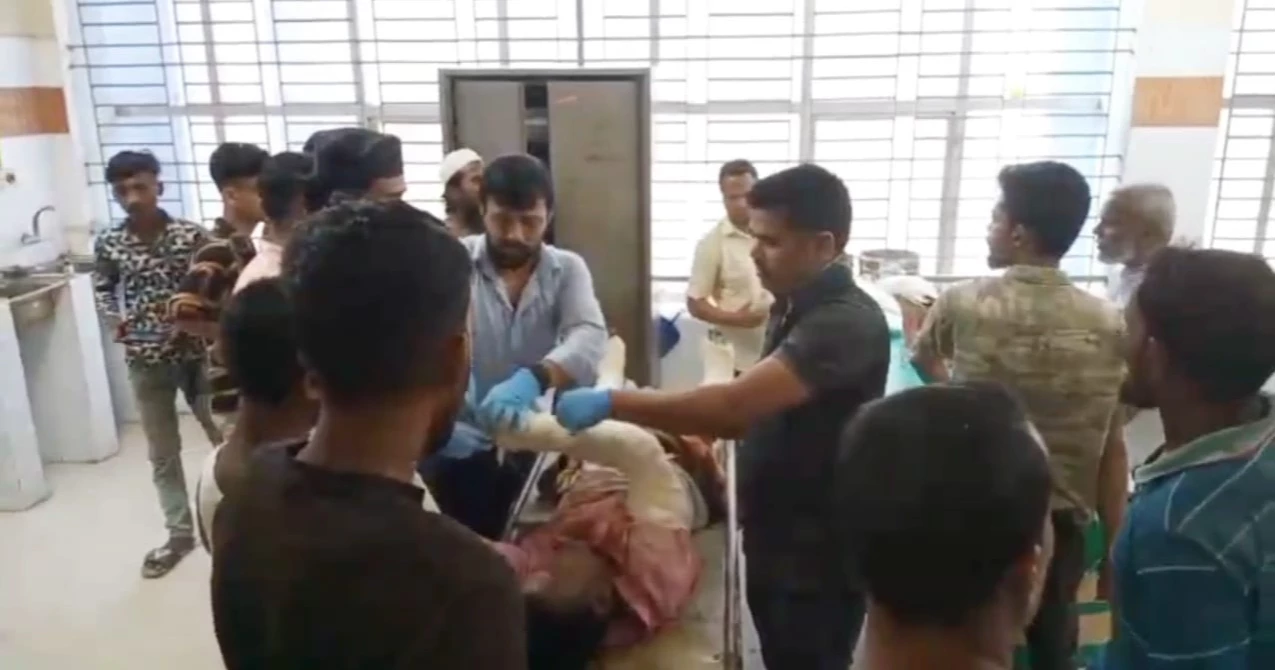 CNG driver killed, 5 injured in Bhola road crash