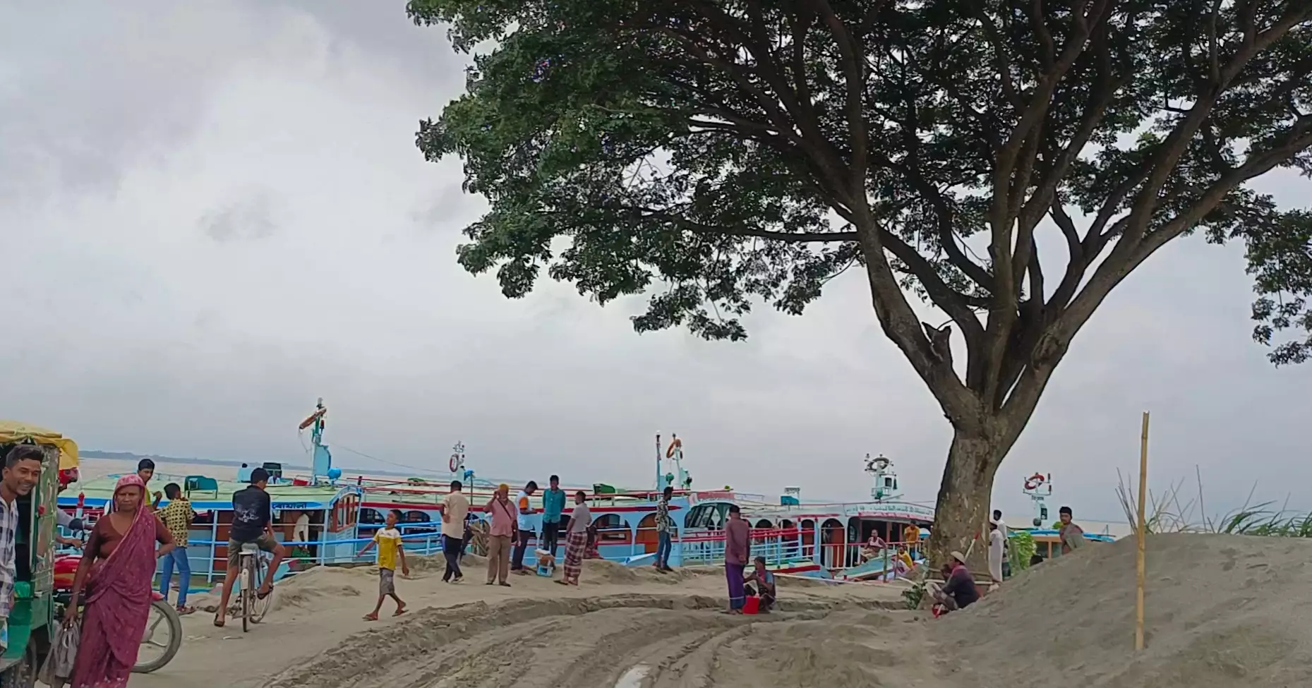 Launch services on Paturia-Daulatdia route resume after 13 hrs