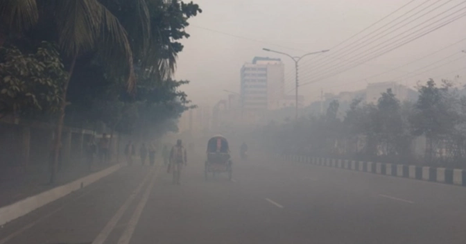 Dhaka’s air quality remains ‘unhealthy’ amid fog