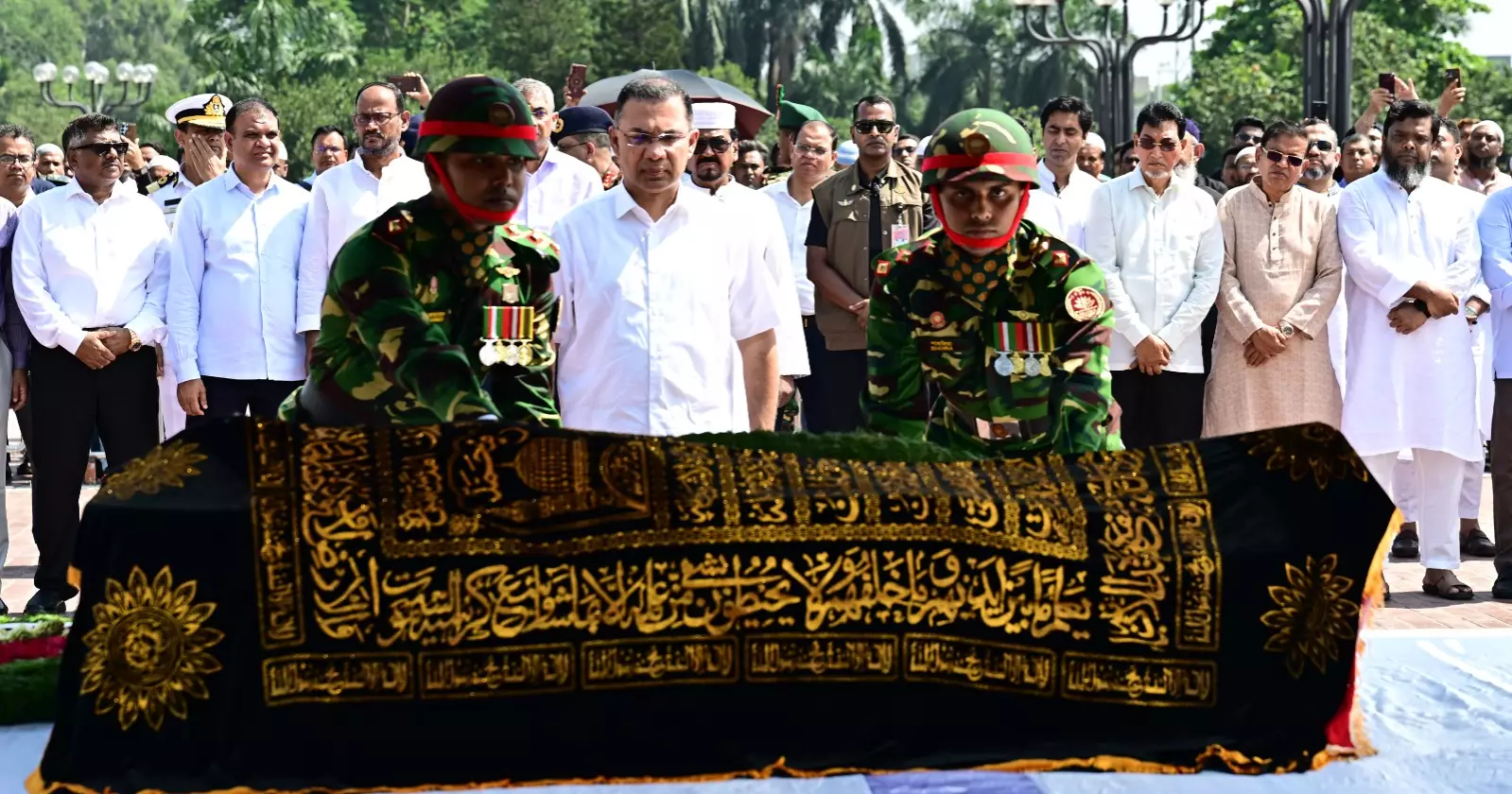 Ex-BNP MP Salahuddin Ahmed’s first janaza held at Parliament