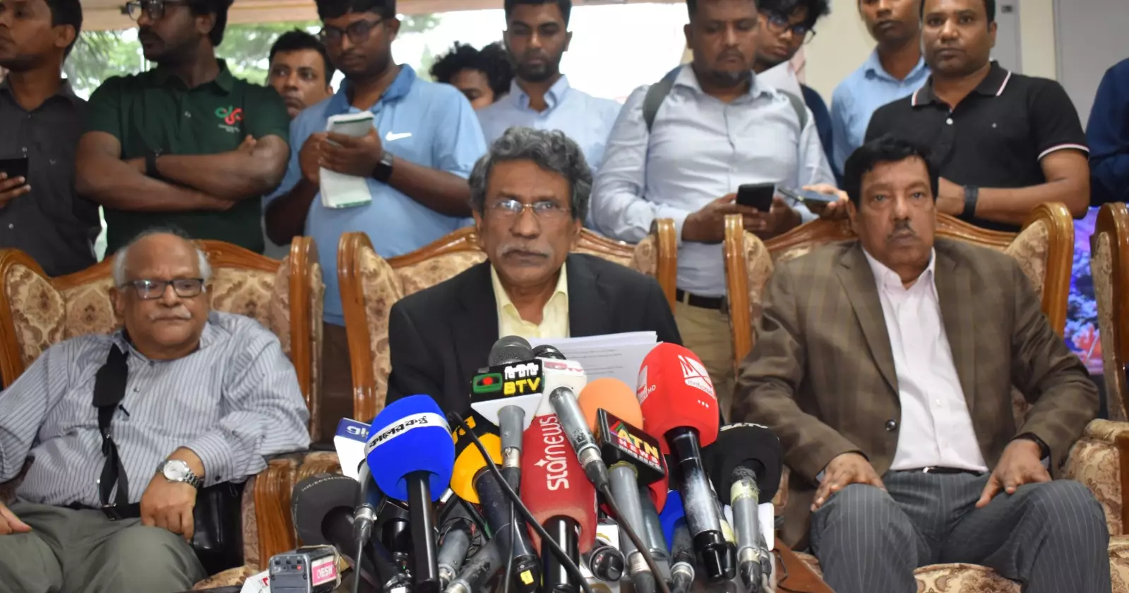 Reform talks: no consensus on women’s seat election, upper house formation