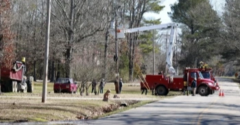 'Life-threatening cold' hits parts of US following deadly weekend flooding