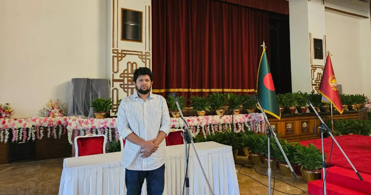 “Sheikh Mujibur Rahman’s photo removed from Bangabhaban’s Darbar Hall”: Mahfuj Alam