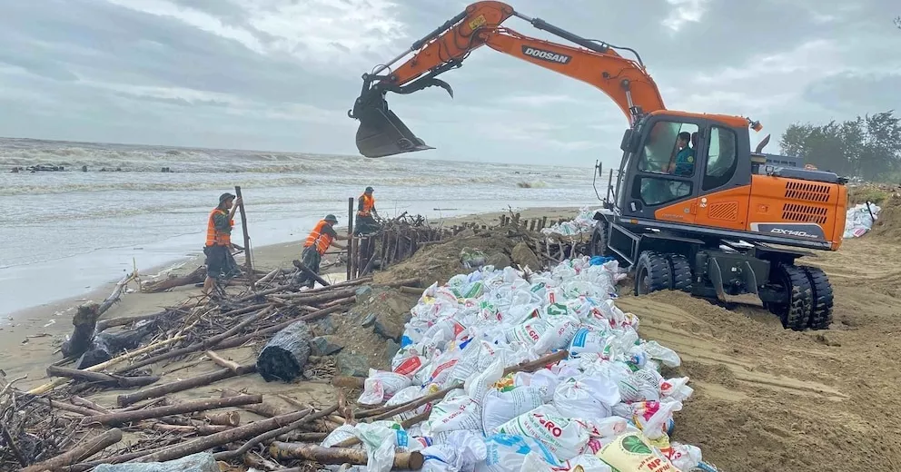 Vietnam evacuates thousands as Typhoon Bualoi nears, airports closed