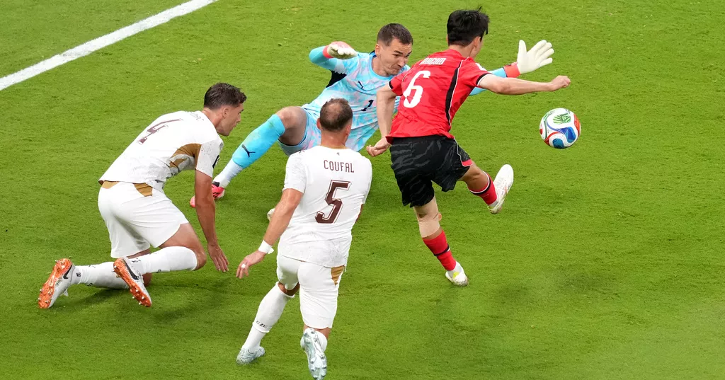 Hwang In-beom inspires South Korea's 2-1 comeback victory over the Czech Republic