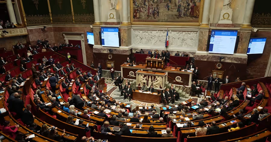 France rushes to avert US-style government shutdown after budget talks fail