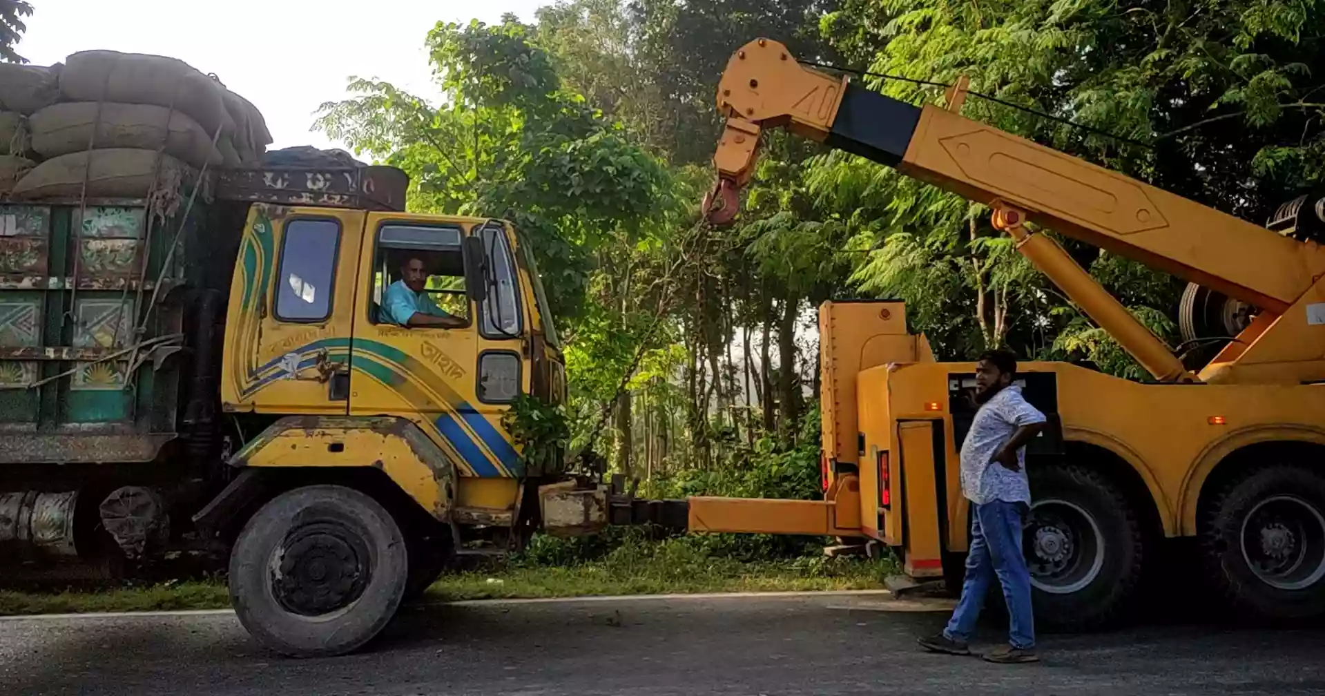 Man killed in Jhenaidah road crash