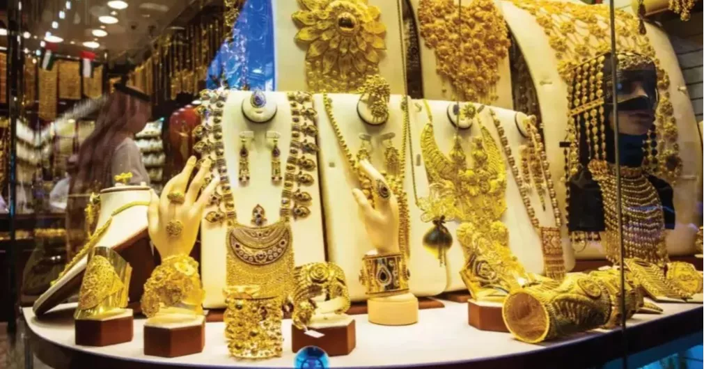 Now gold price falls by Tk 1,470 after eight consecutive hikes