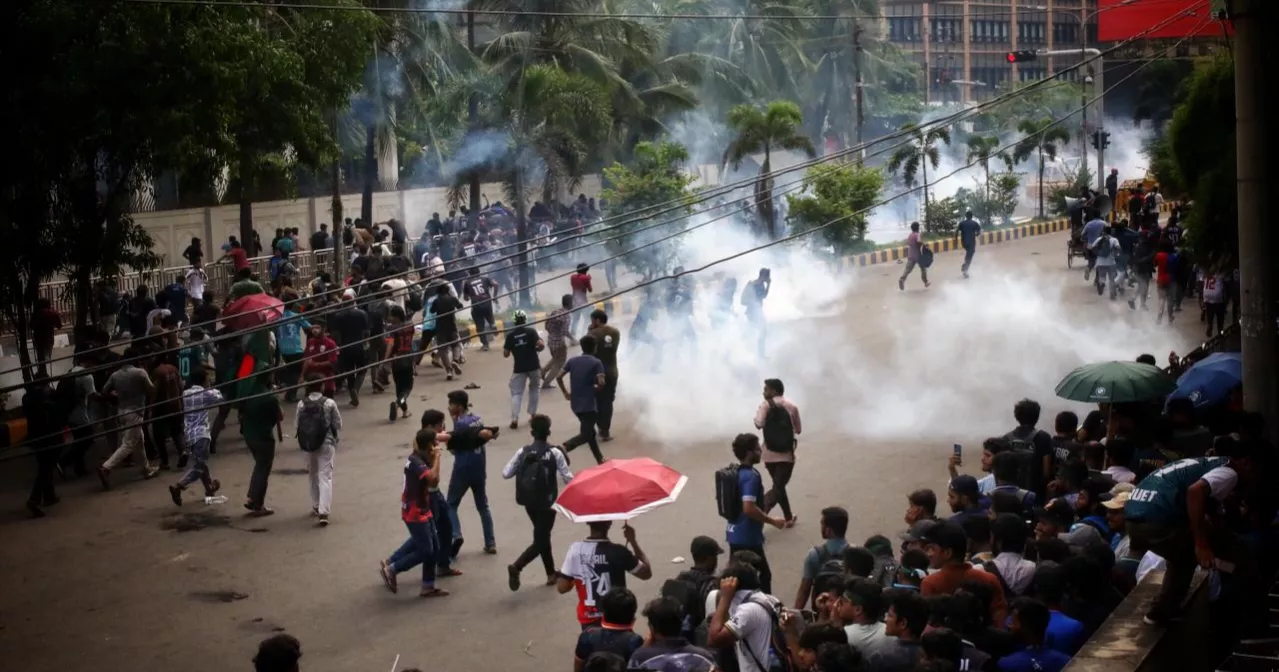Police foil engineering students’ march towards CA’s residence; 10 injured