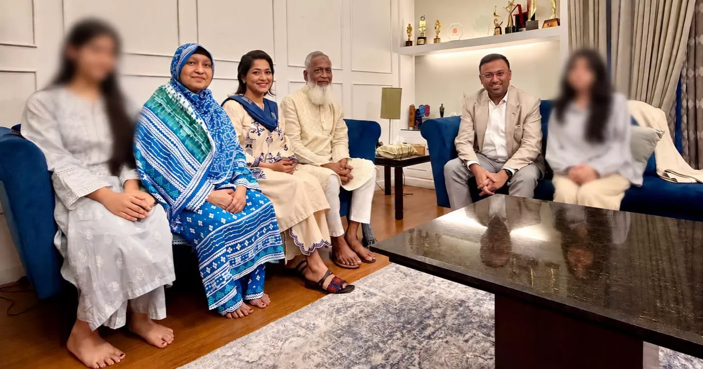 Humaiun Kobir visits Badhon’s home on PM’s behalf