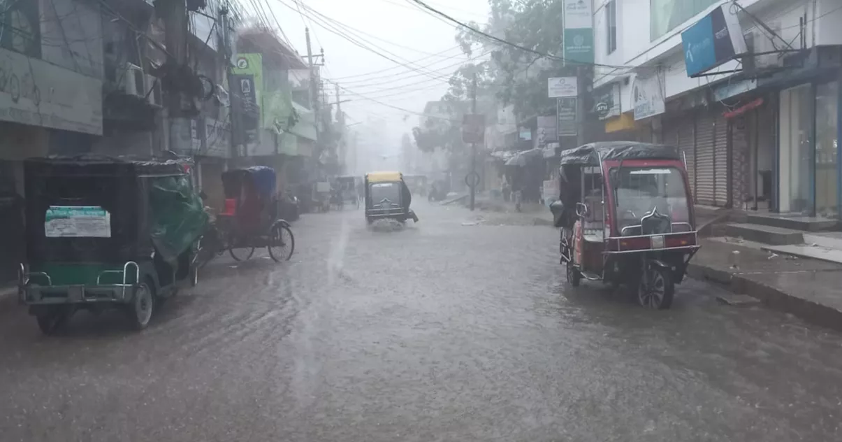 Heavy rain brings relief in Bagerhat, raises concerns for farmers