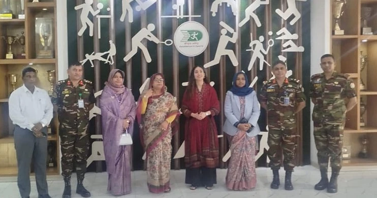 Zaima Rahman visits BKSP, plays football with women players