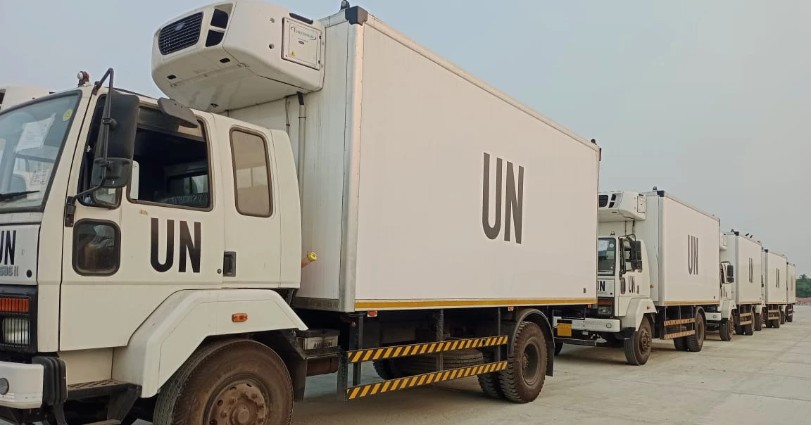 10  refrigerating milk vans for Bangladesh Army arrive from India through Benapole port