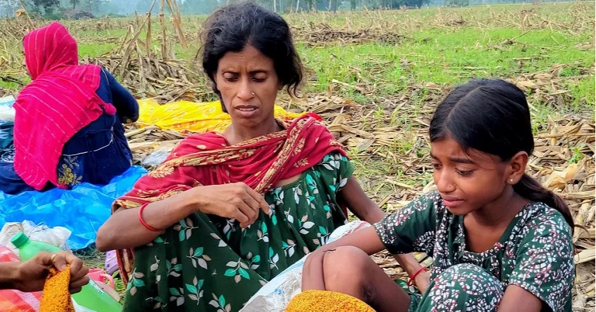 Sixth-Grader Rozina longs for Kolkata home as family remains stranded at Thakurgaon border