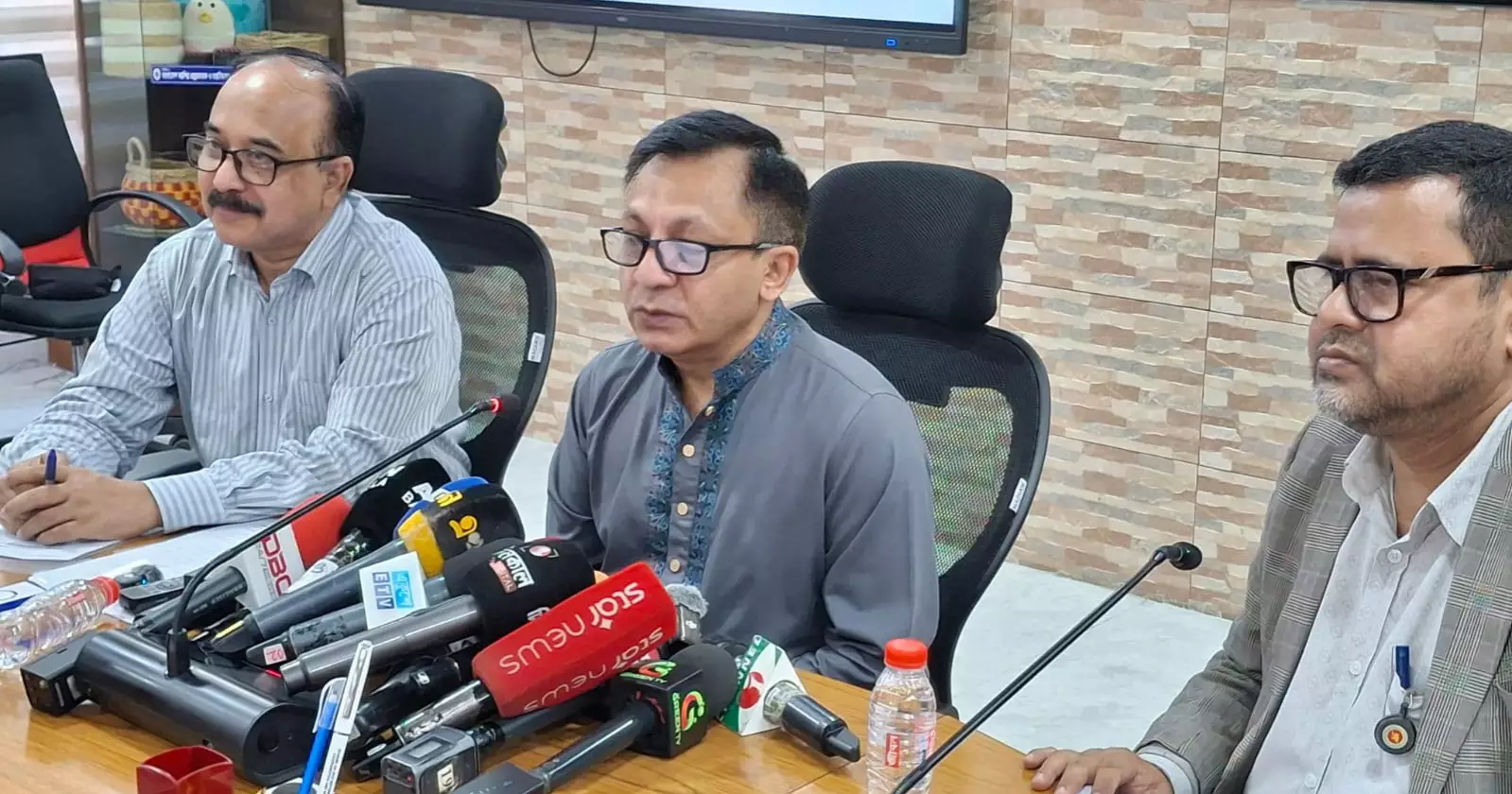 No plan to hike edible oil prices for now: Muktadir
