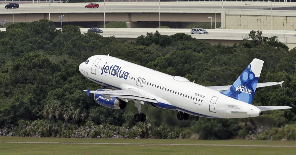 2 bodies found in landing gear of JetBlue plane at Florida airport
