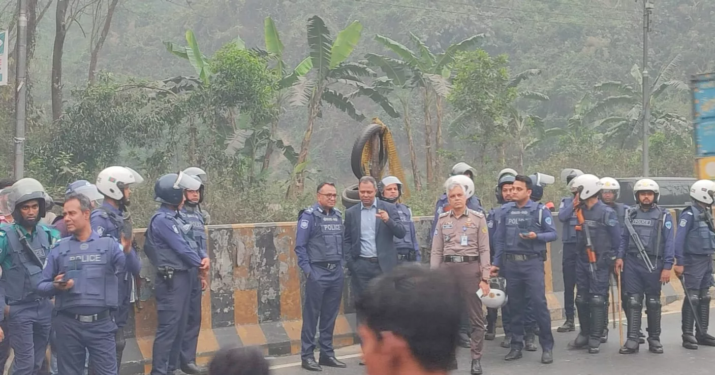 Joint forces’ drive underway in Sitakunda’s Jungle Salimpur