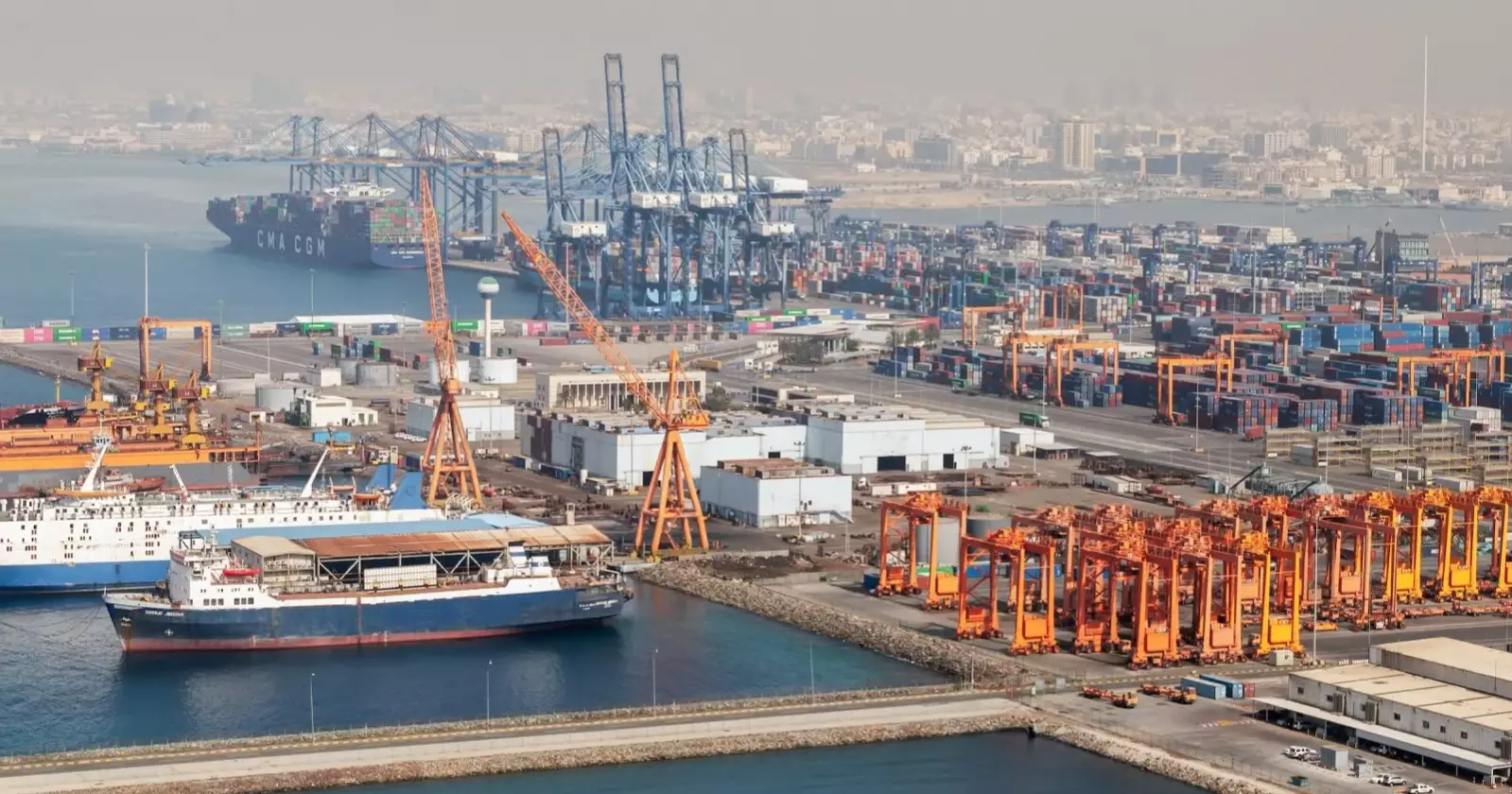 Iran warns of regional trade blockade if US keeps port restrictions