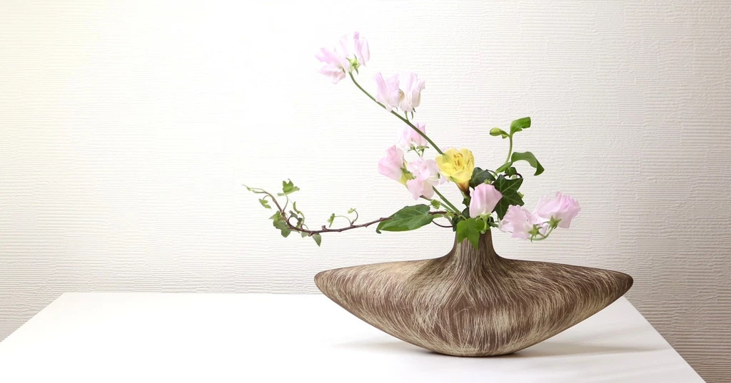 Centuries-old Japanese art of ikebana attracts those seeking calm
