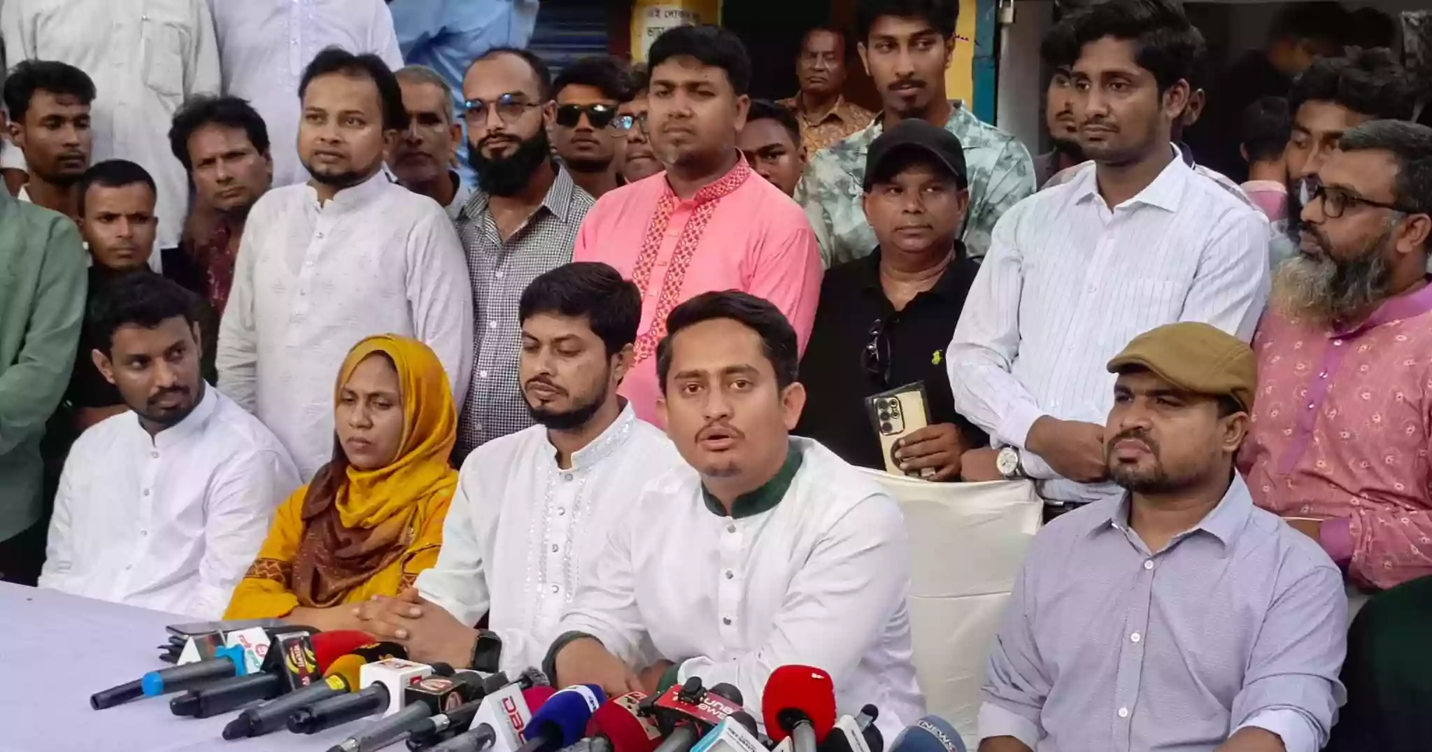 Crude bombs blast near NCP’s meeting venue in Bogura