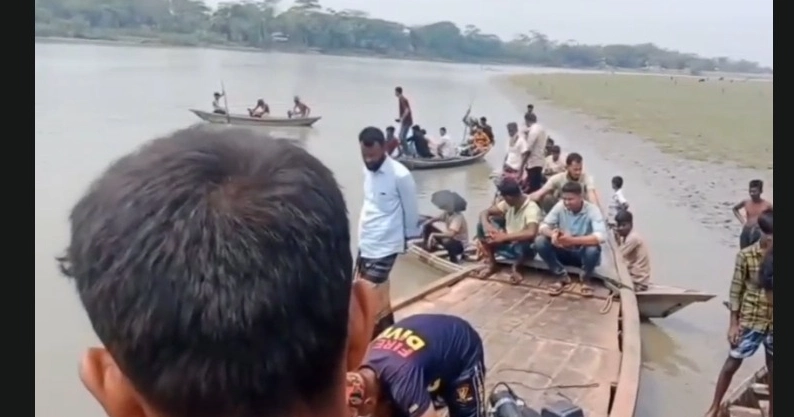2 die as trawler capsize in Patuakhali River