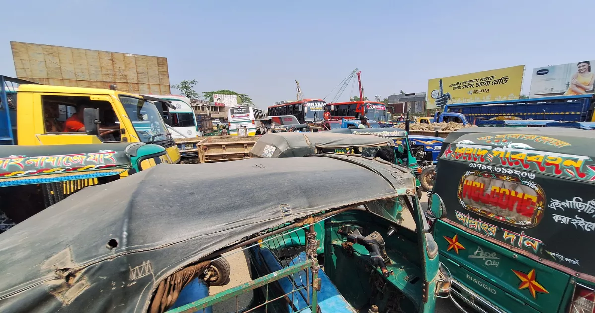 Protesters block Dhaka-Sylhet highway; long tailback created