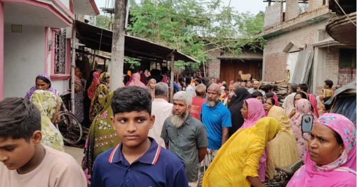 Youth playing football killed by lightning strike in Chapainawabganj