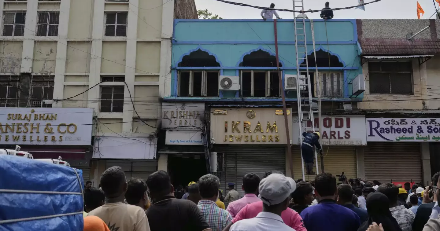 Fire in Southern India kills 8, injures several near Historic Monument