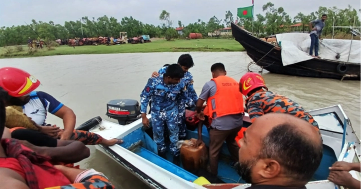 4 Rohnigyas die as boat capsizes in Meghna River 