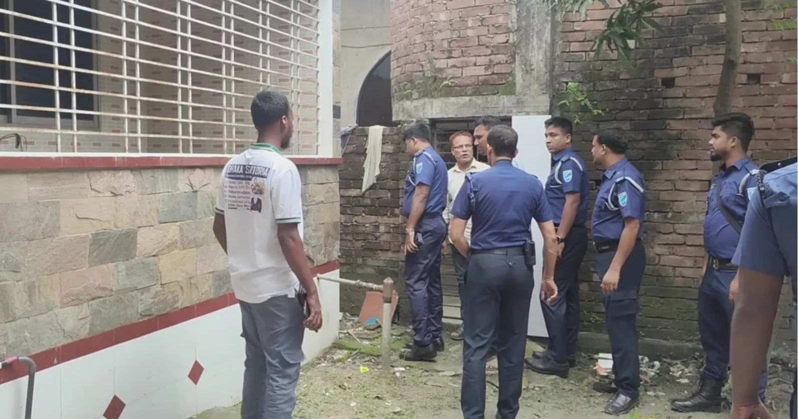 Armed robbers looted cash and ornaments worth Tk 20 lakh in Keranigani