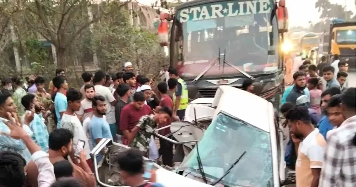 Case filed after Cumilla bus accident kills 5, families receive assistance