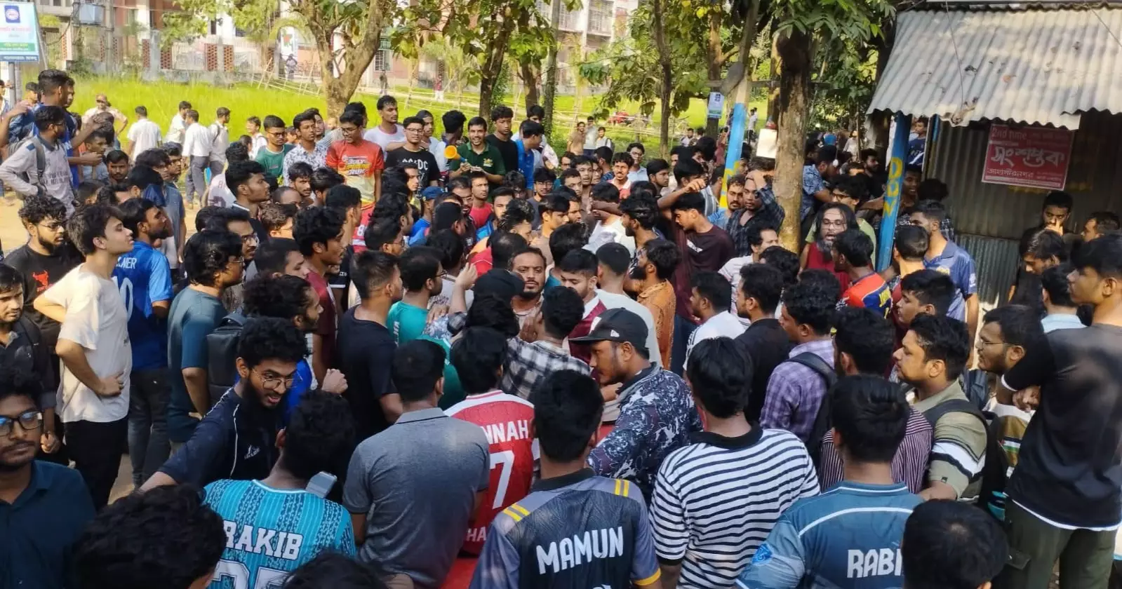 10 injured as JU students clash over six shops