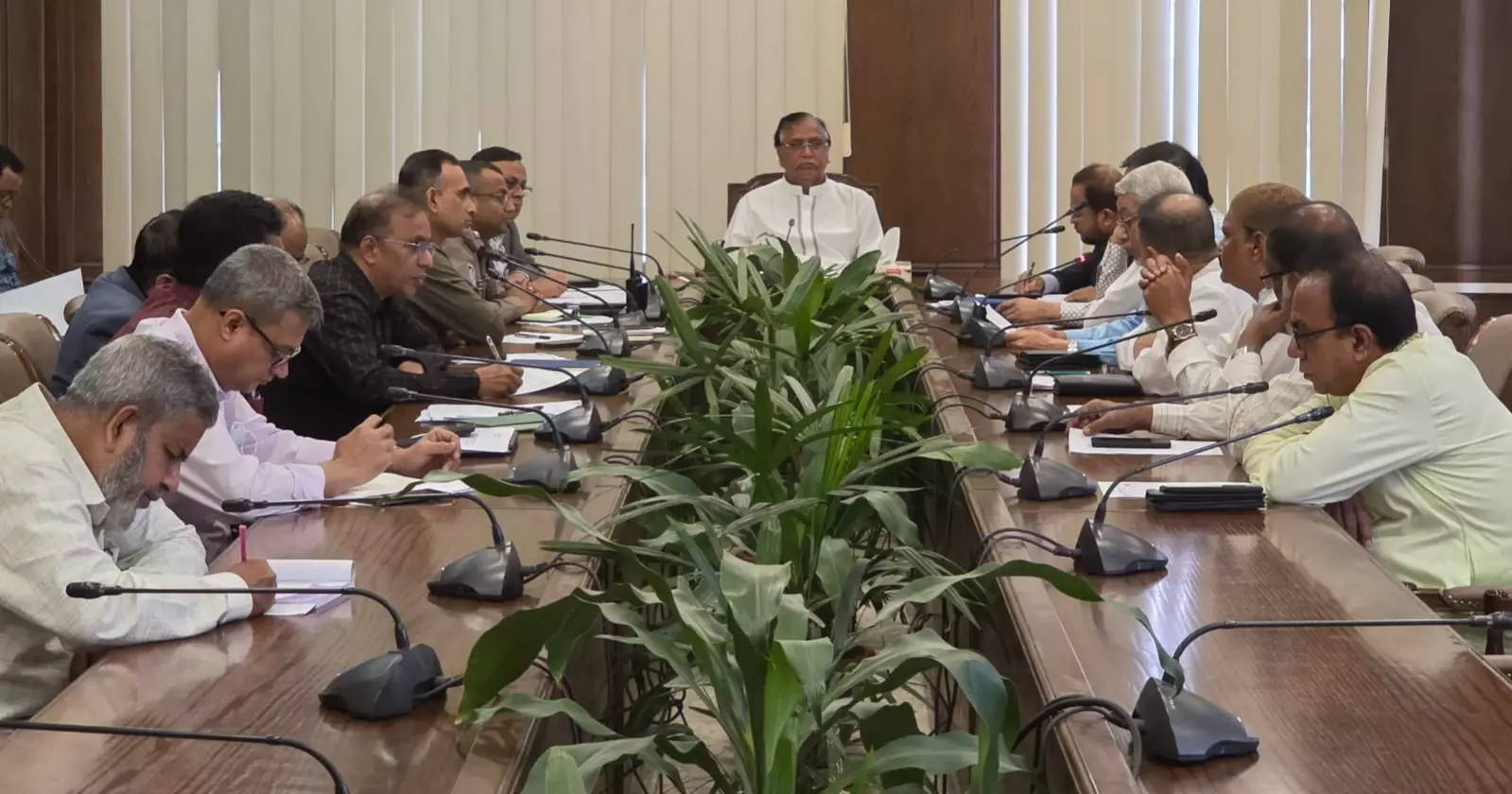 DSCC takes steps to ease Eid travel, remove illegal counters near Sayedabad terminal